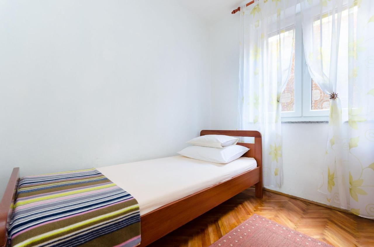 Apartment Milan Сень Экстерьер фото